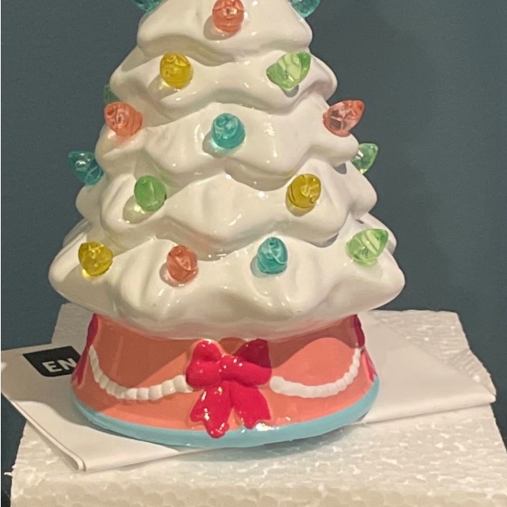 NEW Hello Kitty Ceramic Christmas Tree with Multi Colors 6" Light-Up Battery HTF - Picture 3 of 3